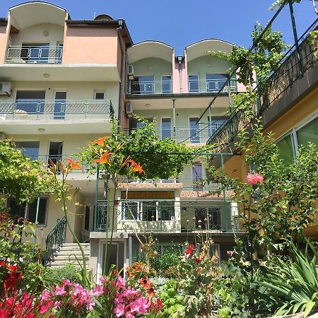 Royal Hostel Warna Zewnętrze zdjęcie
