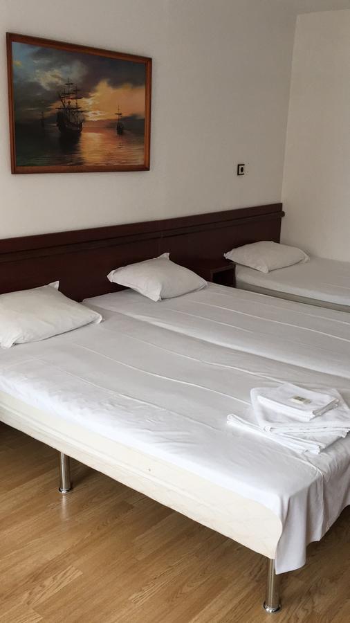 Royal Hostel Warna Zewnętrze zdjęcie