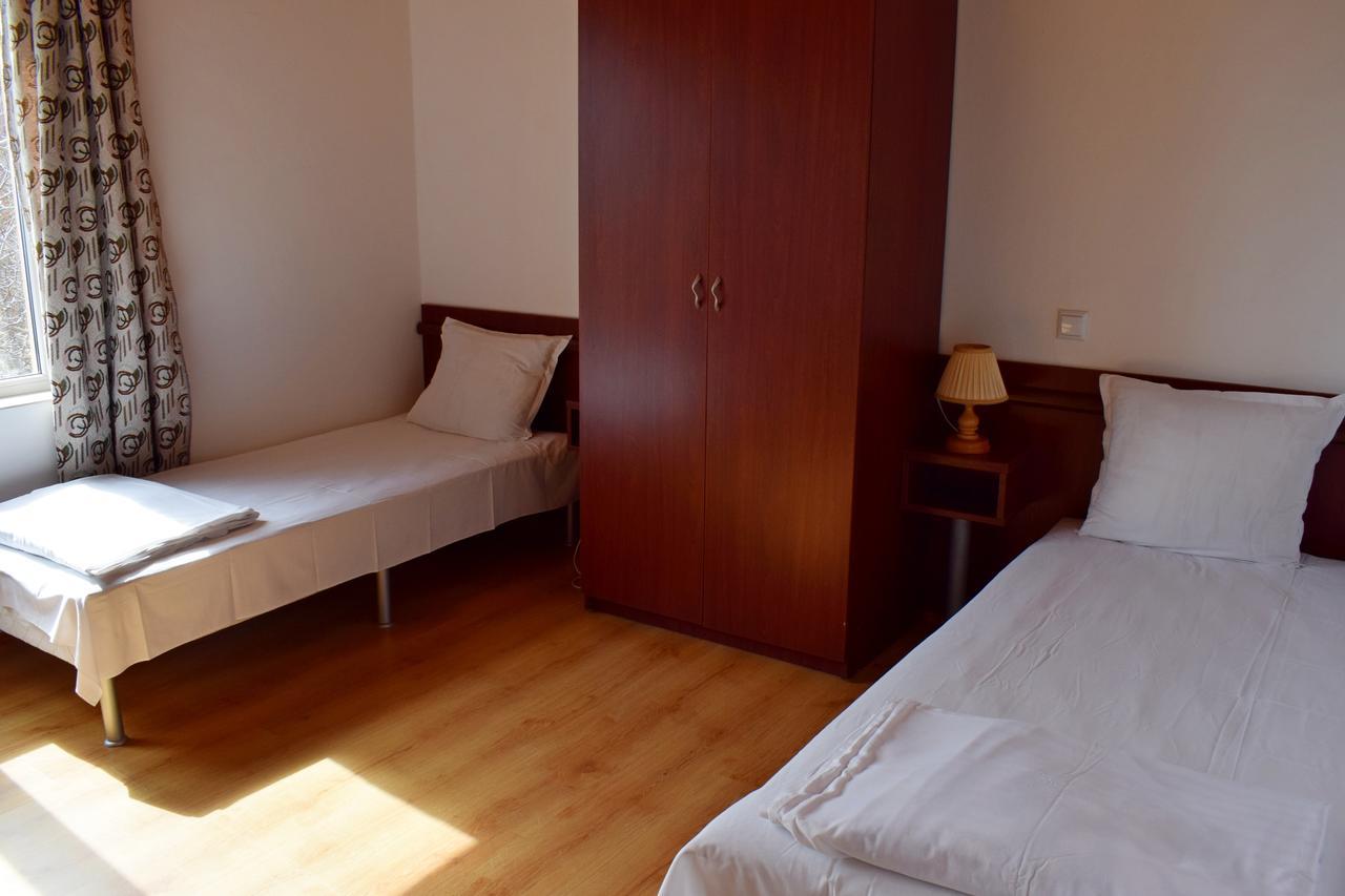 Royal Hostel Warna Zewnętrze zdjęcie